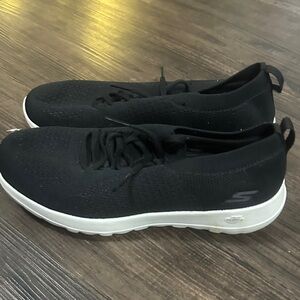 Skechers Men's Black and White Sneakers